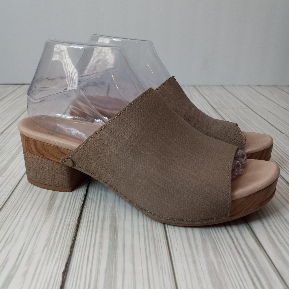 Dansko Maci Taupe Leather Sandals